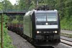 Die MRCE 185 552-7 der CFL Cargo zieht einen Gz von Duisburg Ruhrort nach Luxemburg durch Duisburg Neudorf am 13.07.2010