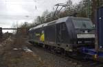 185 573-3 wartet mit ihrem ITL-Containerzug in Eichenberg auf grnes Licht, um die Fahrt gen Sden fortzusetzen. Aufgenommen am 12.01.2011.