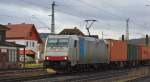 185 639-2 mit Containerzug in Fahrtrichtung Norden. Aufgenommen am 15.01.2011 in Mecklar.