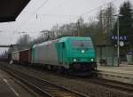 Die DB-Schenker Leihlok 185 611-1 mit gemischten Gz in Richtung Norden.