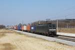 185 564 mit einem Containerzug am 09.03.2011 bei Hrbach.