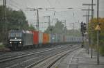 185 571-7 mit Containerzug am 27.09.2010 durch Kreiensen
