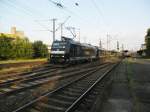 185 855 mit Schwesterlok in Lehrte, am 07.06.2011.