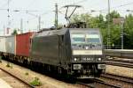 Einen Containerzug bespannte am 31.05.2011 die 185 565-9. Sichtungsort der mnchner Heimeranplatz.