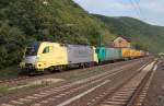 ES 64 U2 011 + 185 614 Tx Logistik in Kaub am 30/07/2011.

