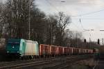 Schenker Mietlok 185 611-1 am 13.1.12 mit einem gemischten Gterzug bei der Durchfahrt durch Ratingen-Lintorf.