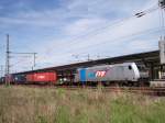 185 676 EVB steht mit Containerzug in Werdau. 10.05.2012