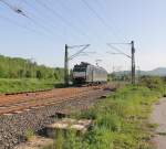 Allein auf weiter Flur war am 22.05.2012 die 185 554-3 als Tfzf in Richtung Sden.