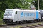 Railpool/RTB 185 687 (ex Peterson) am 18.5.12 mit einem Kesselzug in Ratingen-Lintorf.