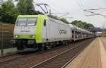 Captrain 185 541-0 mit Autotransportzug in Fahrtrichtung Seelze. Aufgenommen am 29.06.2012 in Dedensen-Gmmer.