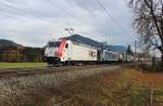 Am 10.11.2012 war KV 185 664 mit einer 186er + KLV-Zug bei Brixlegg auf dem Weg zum Brenner.