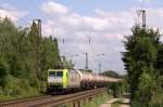 185 532-9 hat am 02.07.2013 vor wenigen Minuten Dresden verlassen und passiert gleich den Bahnhof Cossebaude