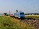 Die 185 510 mit einem Containerzug am 06.07.2013 unterwegs bei Himmelstadt.