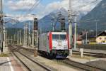 185 665-7 (Kombi Verkehr) als Lokzug in die Richtung Kufstein auf Wrgl Hauptbahnhof am 31-7-2013.