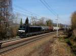 Die 185 572 mit einem Kesselzug am 01.03.2014 unterwegs bei Schärding.