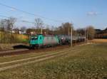 Die 185 609 mit einem Kesselzug am 23.02.2014 unterwegs bei Kimpling.