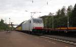 185 636-8 mit ARS Autotransport-Zug in Fahrtrichtung Norden. Aufgenommen am 12.09.2013 in Eichenberg.