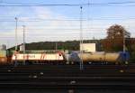 185 597-2 und 145 CL-203 beide von Crossrail stehen auf dem Abstellgleis in Aachen-West.
Aufgenommen vom Bahnsteig in Aachen-West in der Abendsonne am Abend vom 28.9.2014.