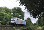 Railpool 185 676-4 kommt von Aachen am 14.7.2015 auf der KBS 485, im Gegenlicht bei Frelenberg Km 25.4. 