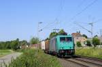 185 576 auf der KBS 485 mit einem Containerzug in Richtung Aachen am 6.8.2015, hier bei Rimburg 