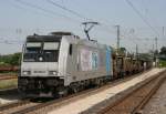 185 680 mit DGS 69417 (RTB, Bremen Rbf–Passau Grenze) am 22.05.2014 in Neumarkt (Opf), aufgenommen vom Bahnsteigende