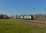 185 539 mit einem Containerzug am 16.03.2016 bei Schwarzwöhr.