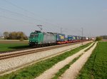 Die 185 517 mit einem KLV-Zug am 10.04.2016 unterwegs bei Niedermünchsdorf.