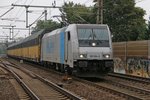 185 684-8 mit geschlossenen ARS-Autotransportwagen in Fahrtrichtung Seelze.