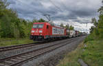 Die DB-Cargo Werbelok 185 273  Impulsgeber  befördert am 23.09.2018 den 42020 von Basel nach Köln.