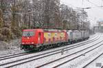185 586-5 RheinCargo  Heizprofil  mit RheinCargo187 074 & 187 075 in Wuppertal, Dezember 2018.