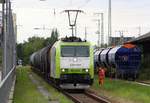 ITL Captrain 185 548-5 Lz am 30.07.2020 - fährt an die bereit gestellten Kesselwaggons heran.