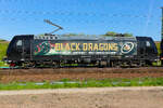 185 329 Black Dragons aus Erfurt nördlich vom Bahnhof Großkorbetha  am 23.4.26.