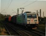 185 389 fhrt am 24. September 2011 mit einem gemischten Gterzug durch Duisburg Wedau Richtung Oberhausen West.