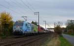 185 152-6 fuhr am 26.10.2012 mit einer 155 im Schlepp und einem Autozug von Osnabrck nach Emden, hier in Leer.