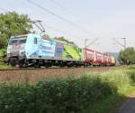 Und nochmal in ganzer Pracht: 185 152-6 mit Containerzug in Fahrtrichtung Sden.