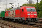 DB 185 399-3 mit Containerzug in K�ln West, April 2014.