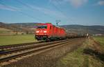 185 393-6 ist am 14.03.2017 mit einen gemischten Güterzug in Richtung Fulda unterwegs,gesehen bei Reilos.
