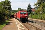 185 267-2 fuhr am 27.08.2015 zusammen mit 185 319-1 und einem schweren Erzzug nach Linz (AT) durch Etterzhausen in Richtung Regensburg.