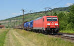185 391 führte am 14.06.17 einen gemischten Güterzug durch Thüngersheim Richtung Würzburg.