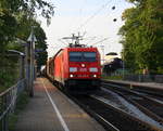 185 350-6 DB  kommt die Kohlscheider-Rampe hoch aus Richtung Neuss,Herzogenrath mit einem Auto-Logistikzug aus Braunschweig-Rbf(D) nach Ruisbroek(B) und fährt durch Kohlscheid in Richtung