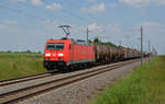 185 270 schleppte am 13.05.18 einen gemischten Güterzug durch Braschwitz Richtung Halle(S).