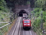 Ein Nachschuss auf die 185 235-9 DB fährt als Schubhilfe sie schiebt einen Schrottzug aus Köln-Kalk(D) nach Genk-Goederen(B) aus Aachen-West nach Belgien bis zum Gemmenicher-Tunnel.