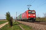 Mit dem  Lannutti -KLV (Charleroi Dry Port - Torino Orbassano) fuhr am 07.04.2017 die 185 080-9 auf Höhe von Hügelheim durchs RHeintal in Richtung Schweizer Grenze.