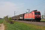 Am 11.04.2017 fuhr 185 095-7 mit einem gemischten Güterzug nach Mannheim Rbf bei Hügelheim in Richtung Norden.