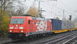 DB Cargo AG [D] mit  185 399-3  [NVR-Nummer: 91 80 6185 399-3 D-DB] und Containerzug Richtung Frankfurt/Oder am 09.11.19 Berlin Hirschgarten.