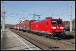 185 053 fährt am 6.11.2019 mit einem Güterzug durch Neulengbach.