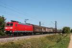 Mit einem gemischten Güterzug (Mannheim Rbf - Chiasso Smistamento), welcher hauptsächlich Rohre transportierte, fuhr am Vormittag des 12.09.2018 mit der 185 092-4 bei Hügelheim durchs