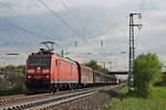 Mit einem kurzen gemischten Güterzug (Chiasso Smistamento - Mannheim Rbf) fuhr am Nachmittag des 25.04.2019 die 185 095-7 südlich vom Haltepunkt Auggen über die Rheintalbahn gen