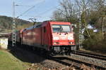 Wegen Bauarbeiten an der Rheintalstrecke werden heute mehrere Güterzüge durch  das Neckartal gen Heilbronn geführt, so wie die 185 278-9 die hier mit einem Mischer in Neckargerach zu