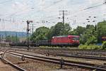 Mit einem gemischten Güterzug fuhr am Mittag des 22.06.2019 die 185 035-3 am Rangierbahnhof und DB Museum in Koblenz Lützel vorbei in Richtung Rechter Rheinseite.